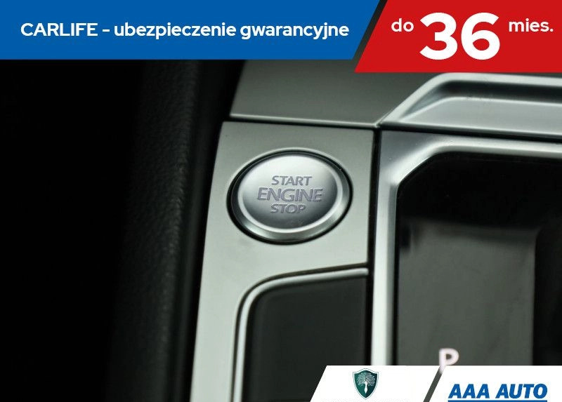 Volkswagen Passat cena 51000 przebieg: 252471, rok produkcji 2015 z Różan małe 211